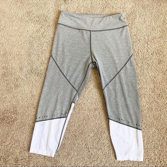 Nanette Lepore Gray Cropped Leggings Women's M Mid Rise Athleisure Workout Gym - Picture 1 of 5